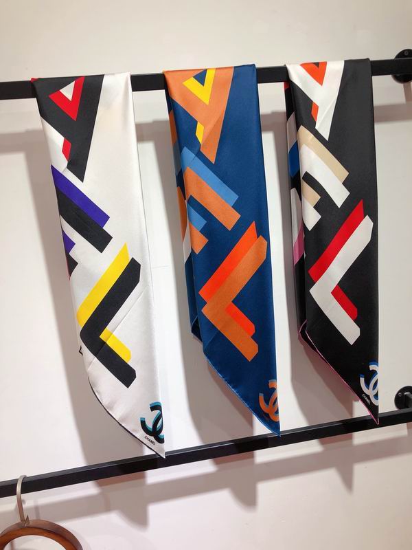 Chanel silk scarf 90X90cm E23